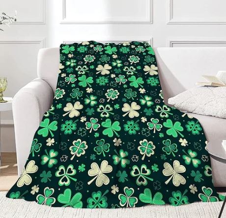 A6261, Flannel Throw Blanket Lucky Shamrocks Leaves Green